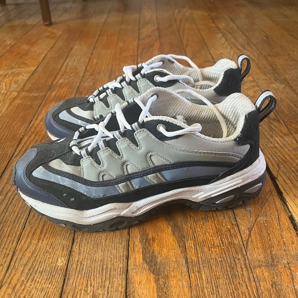 Chunky 90s style sneakers